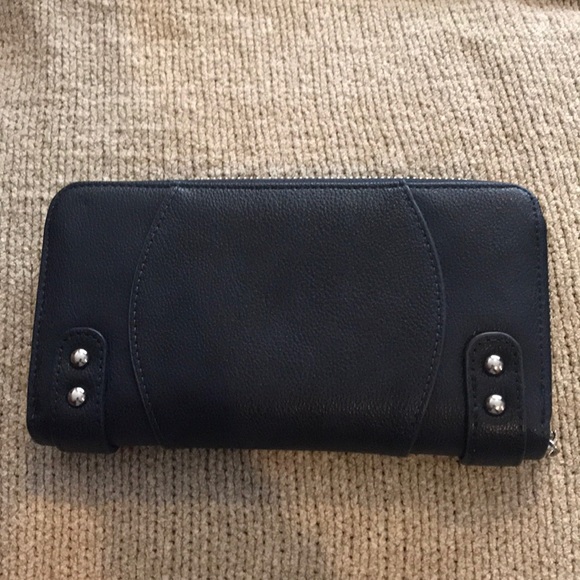 Woman’s wallet - Picture 2 of 4